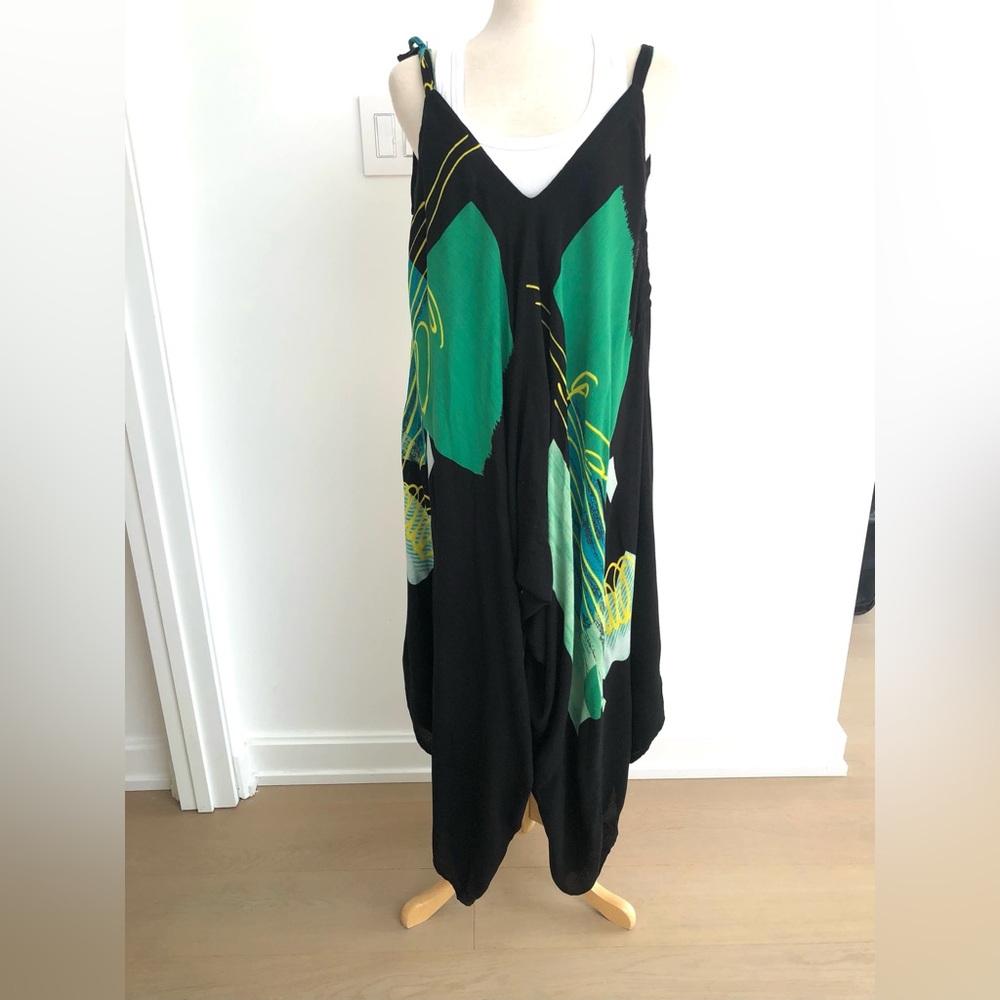 Black and Green Vintage V-Neck Jumpsuit with Abstract Print